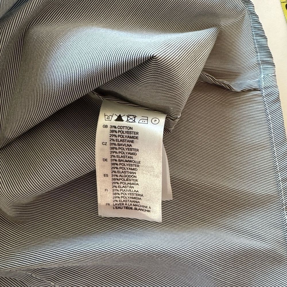 H&M Women's Grey Button Down Dress
Shirt Size 8 - Picture 6 of 8